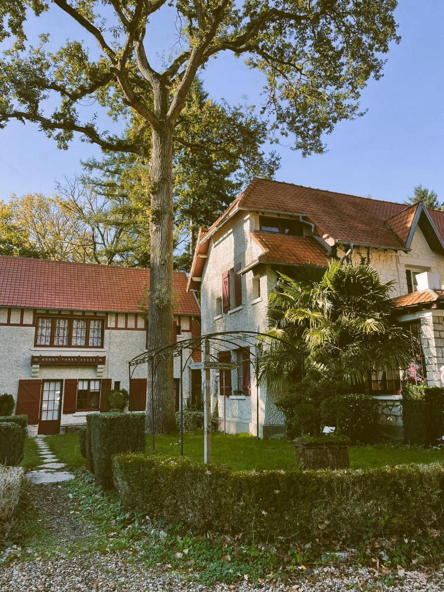 Hostellerie Du Lys Lamorlaye Luaran gambar