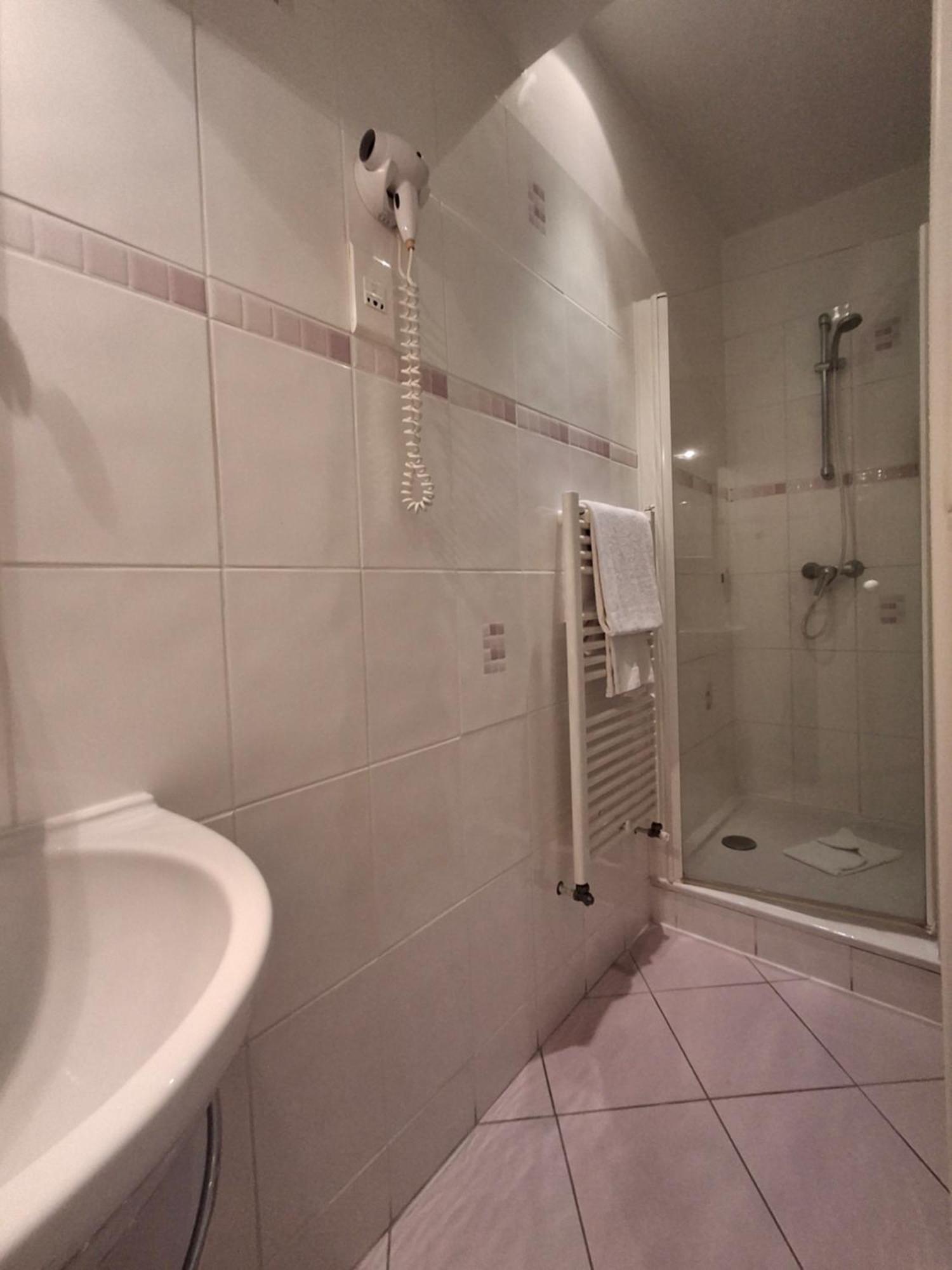 Hostellerie Du Lys Lamorlaye Luaran gambar