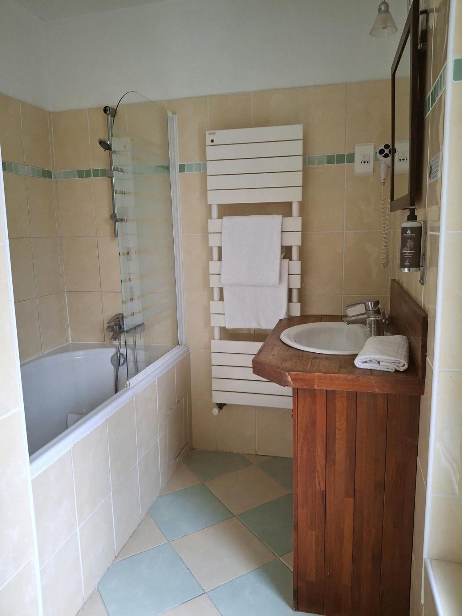 Hostellerie Du Lys Lamorlaye Luaran gambar