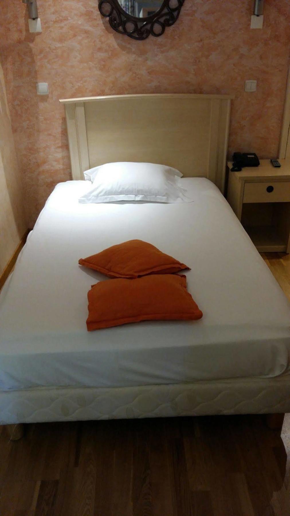 Hostellerie Du Lys Lamorlaye Luaran gambar