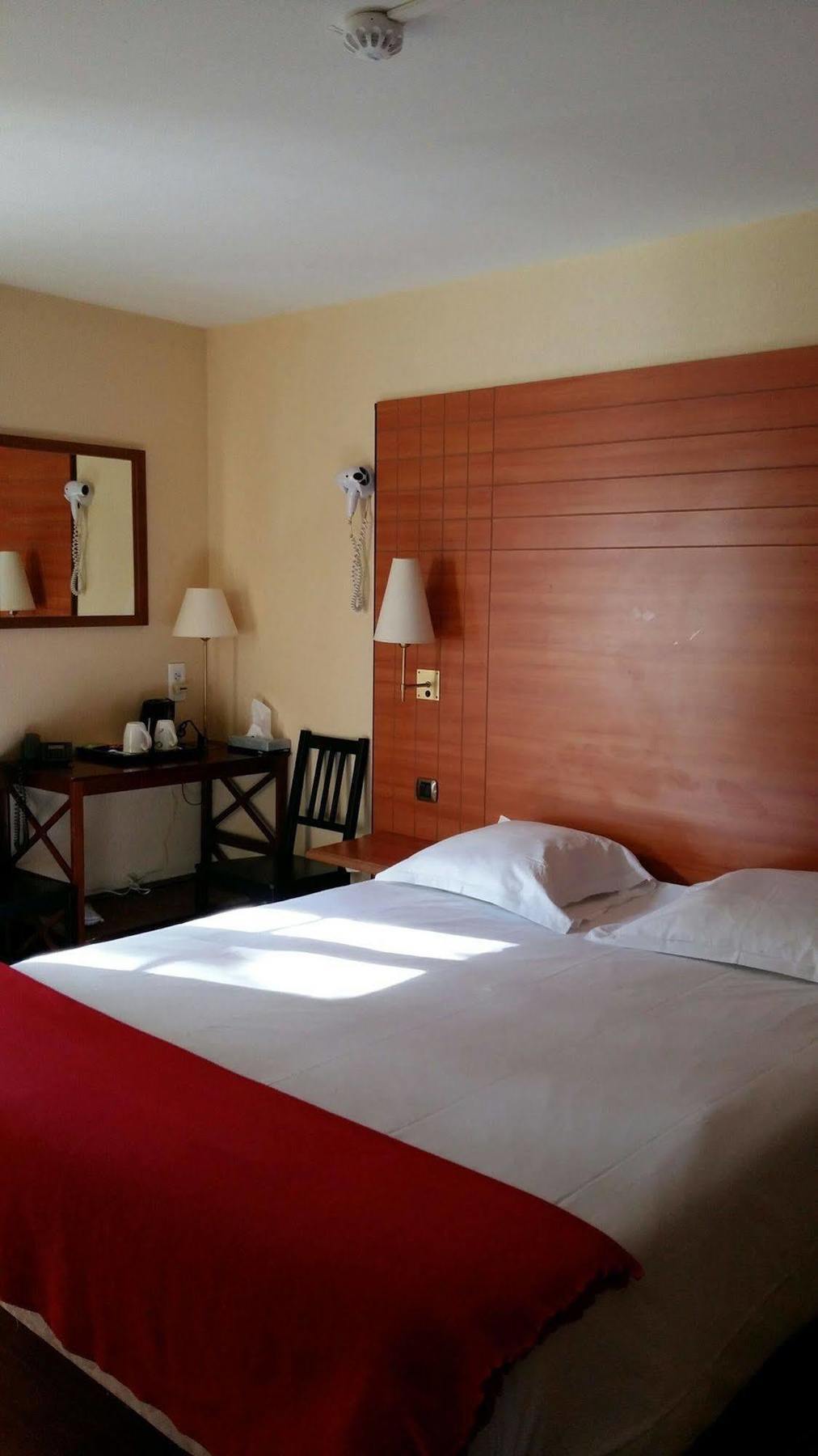 Hostellerie Du Lys Lamorlaye Luaran gambar